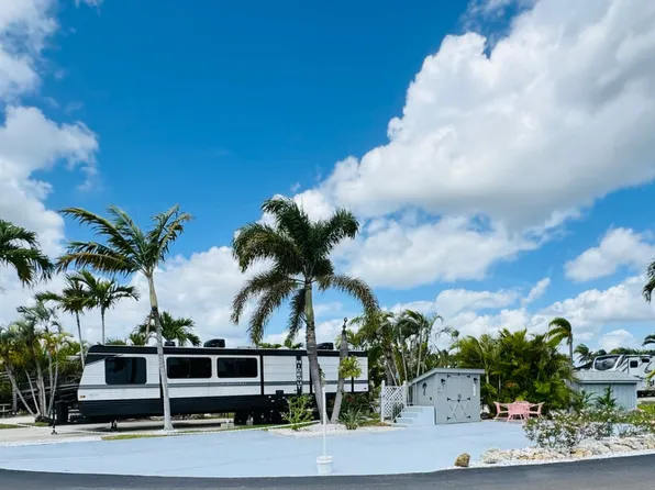 150 Smallwood Dr #38, Chokoloskee, FL 34138