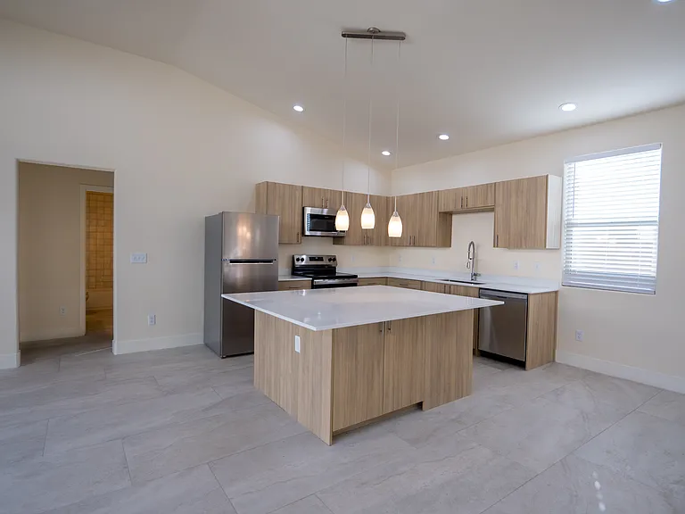 1620 E Hedrick Dr #1 — Photo 1