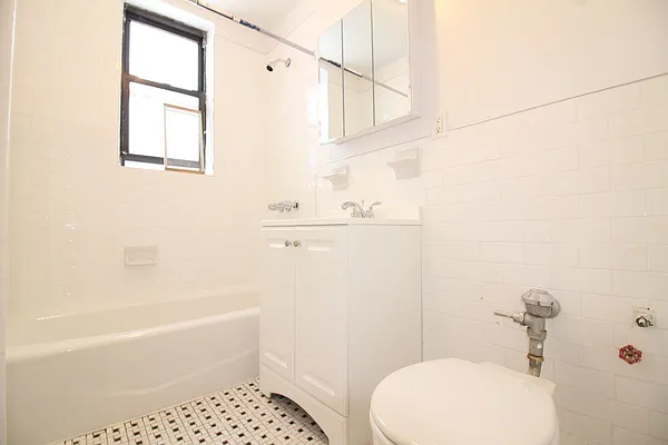 Rented by Highline Residential | media 9