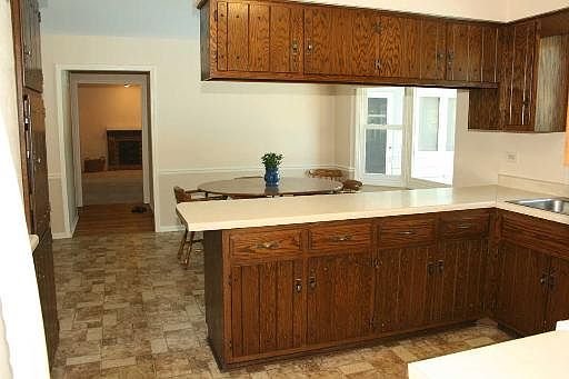 4th image of 6626 Stowe Ct