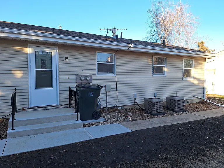 Exterior 4