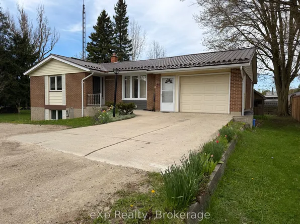 60 Main St E, Mapleton, ON N0G 1P0