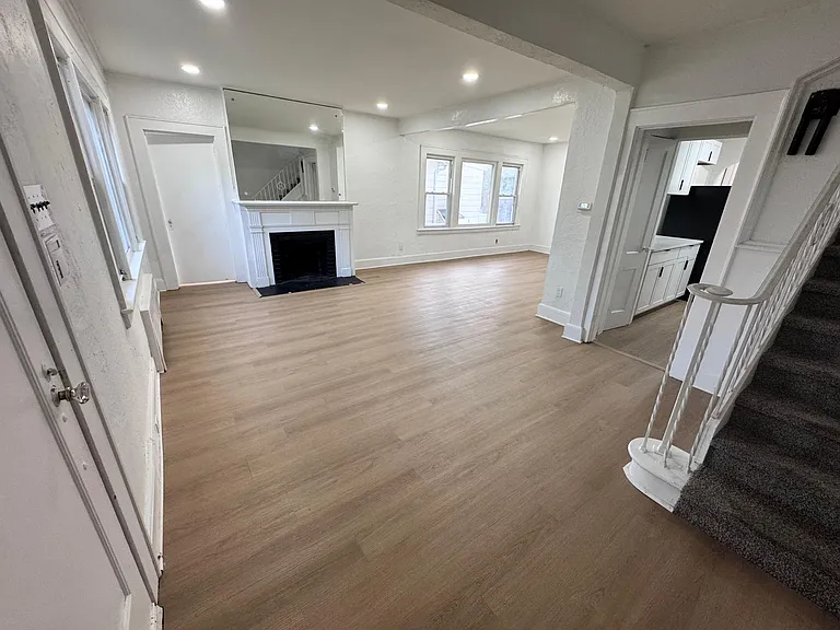 1580 Summit Ave #2 — Photo 9