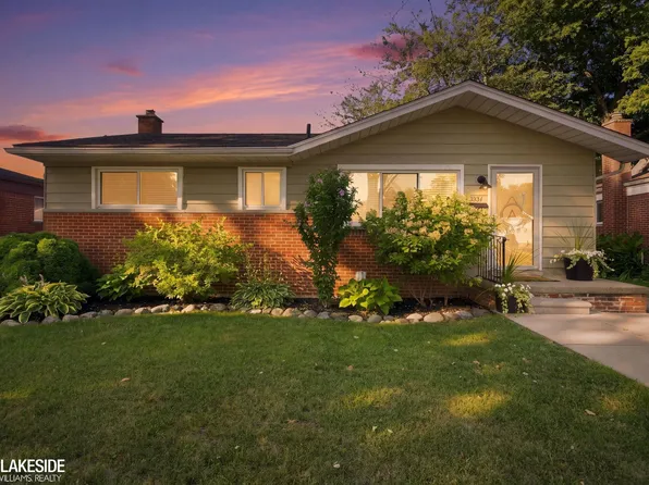 22834 E Thirteen Mile Rd, Saint Clair Shores, MI 48082