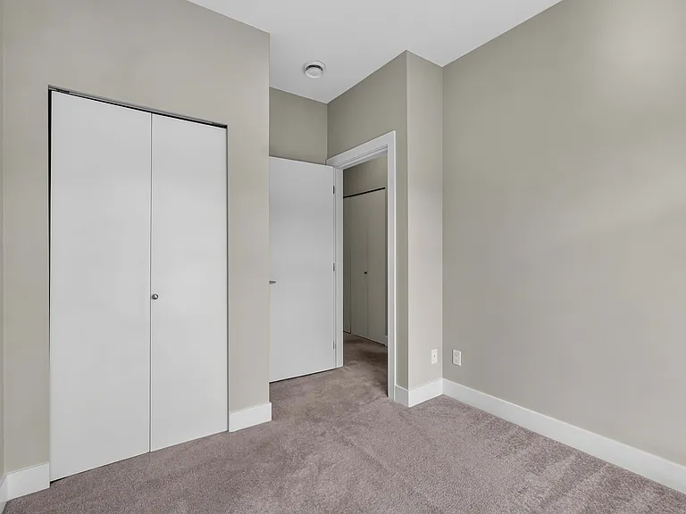 5048 Savile Row #D270 — Photo 17