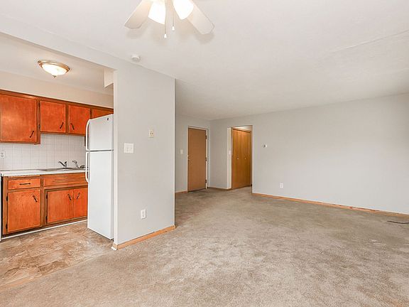 2nd image of 4224 W 20th St #9