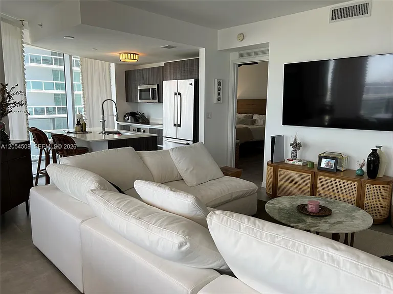 488 NE 18th St #2301 — Photo 7