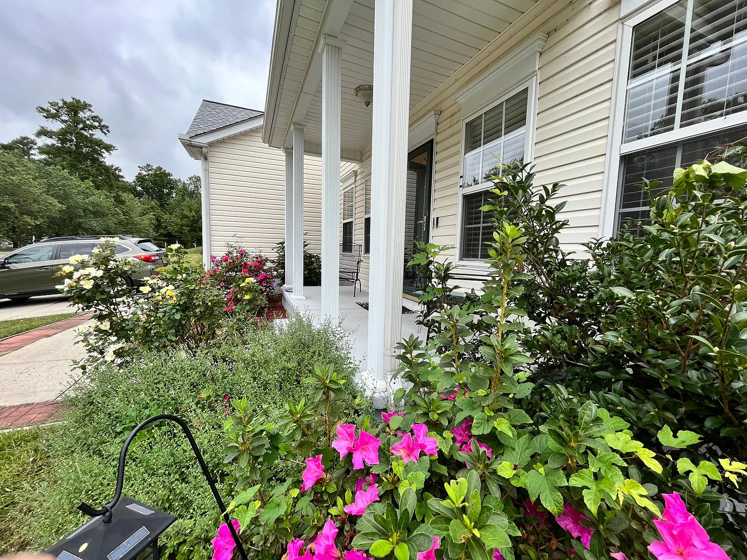 4 bed, 2300 sqft, $2,375 — Photo 2
