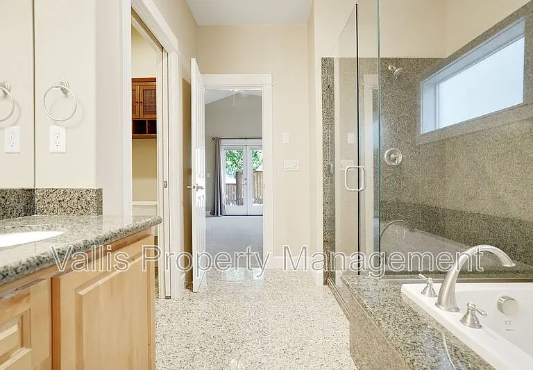 5164 Andresen St SE — Photo 24