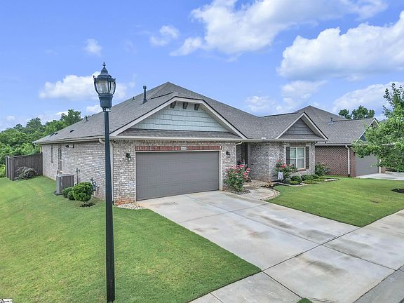 2nd image of 601 Flying Squirrel Way