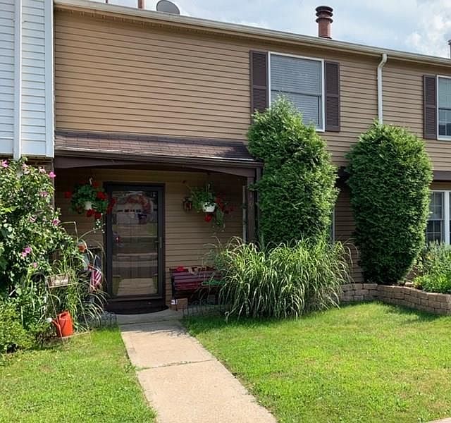 1st image of 108 Ligonier Ct