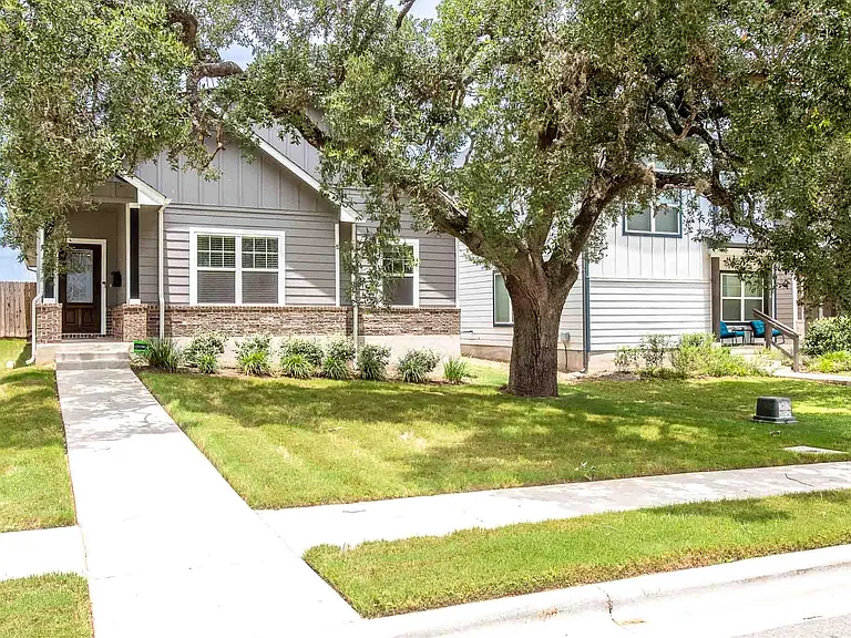 364 Kenai Dr — Photo 2