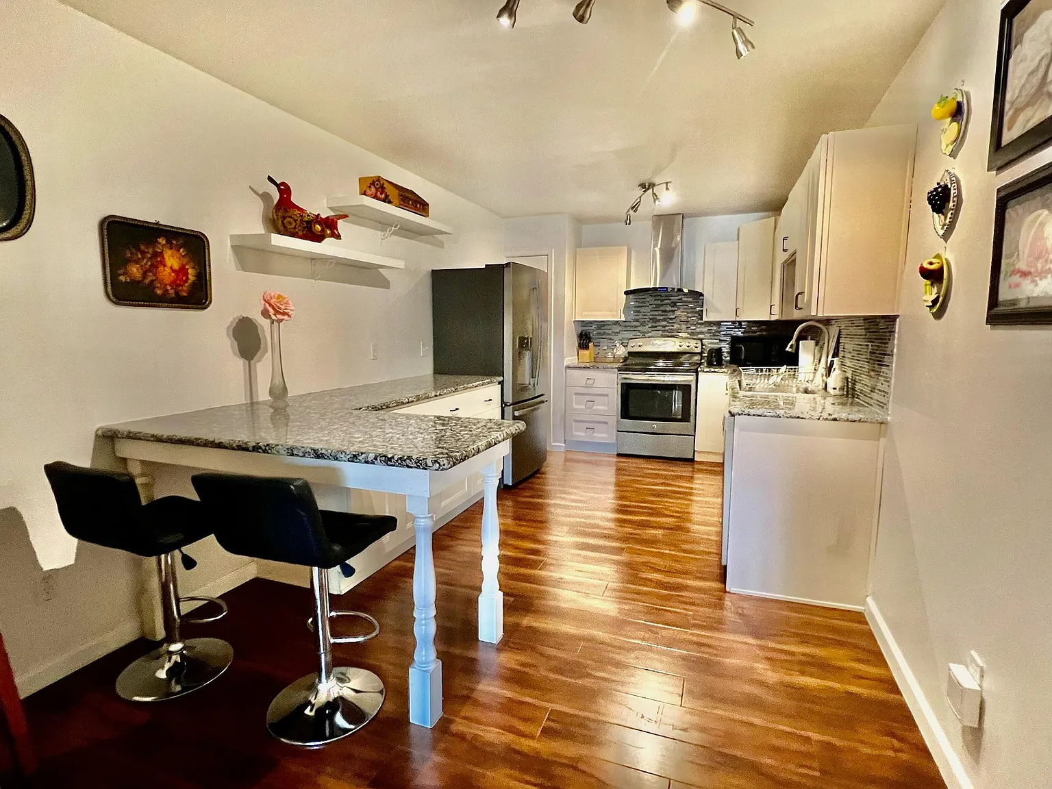 2 bed, 1095 sqft, $1,950 — Photo 4