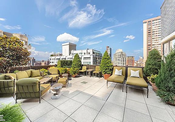4th image of 62 W 62nd St APT 6A