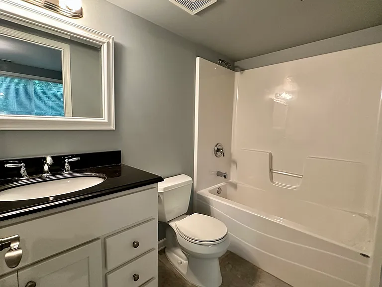 1010 Illinois St — Photo 10