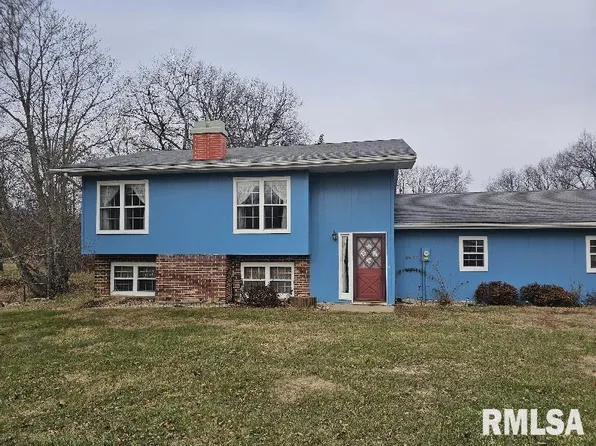 501 N Hun St, Colchester, IL 62326
