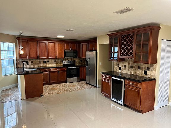 2nd image of 1356 Sweet William Ln