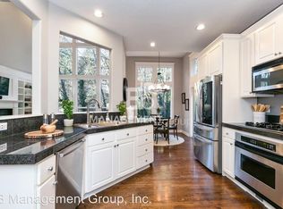 7335 SW 64th Pl, Portland, OR 97219