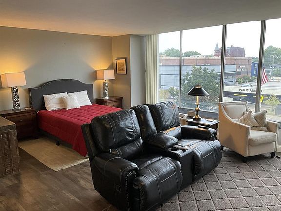 4th image of 810 Matson Pl Unit 304