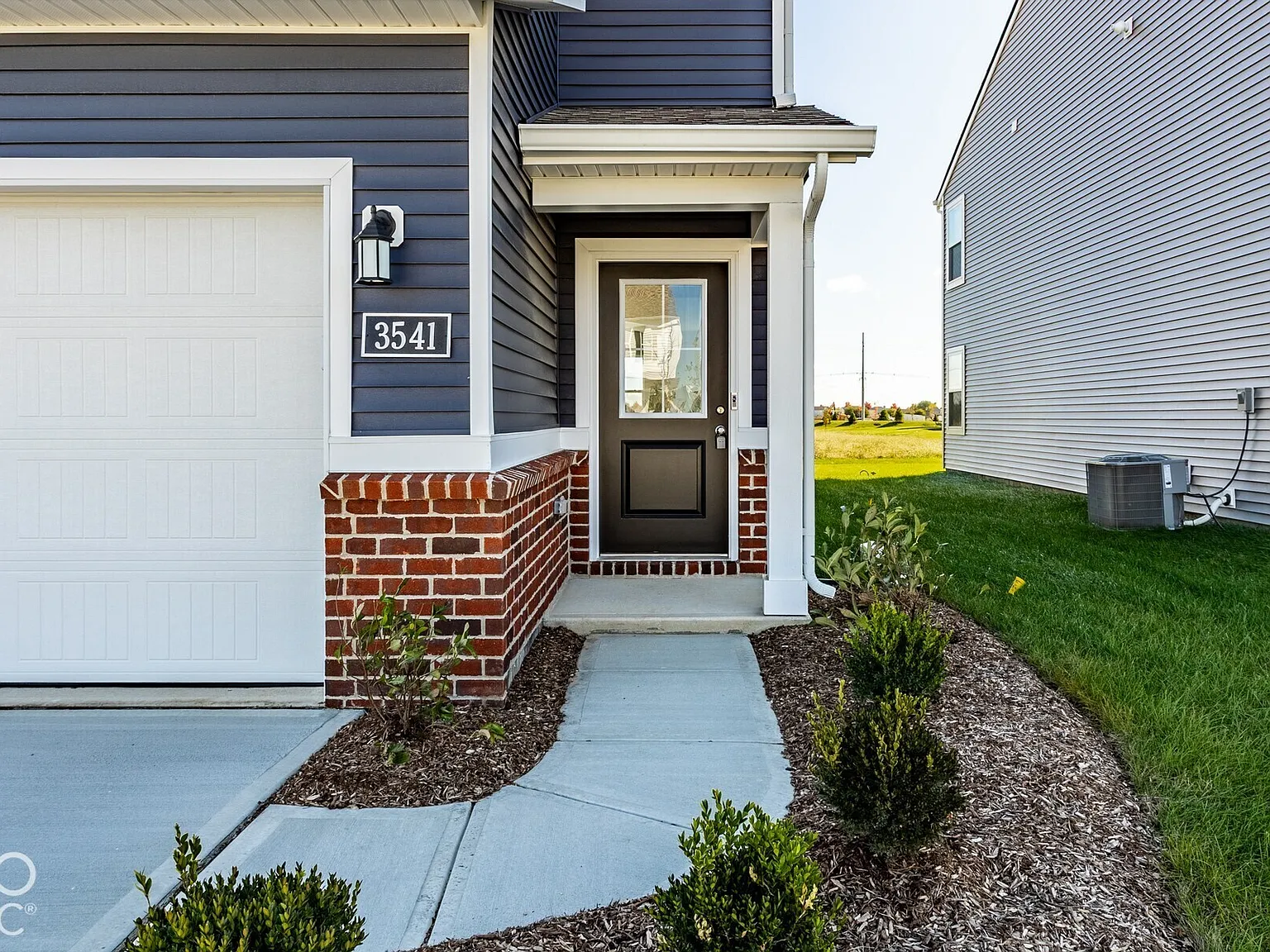 3 bed, 2.5 bath, 1793 sqft, $2,395 — Photo 2
