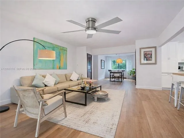 1212 Aguila Ave — Photo 2
