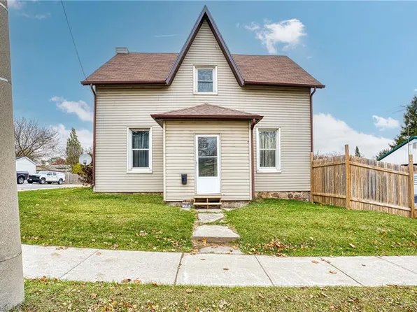 745 Main St W, North Perth, ON N4W 1B2