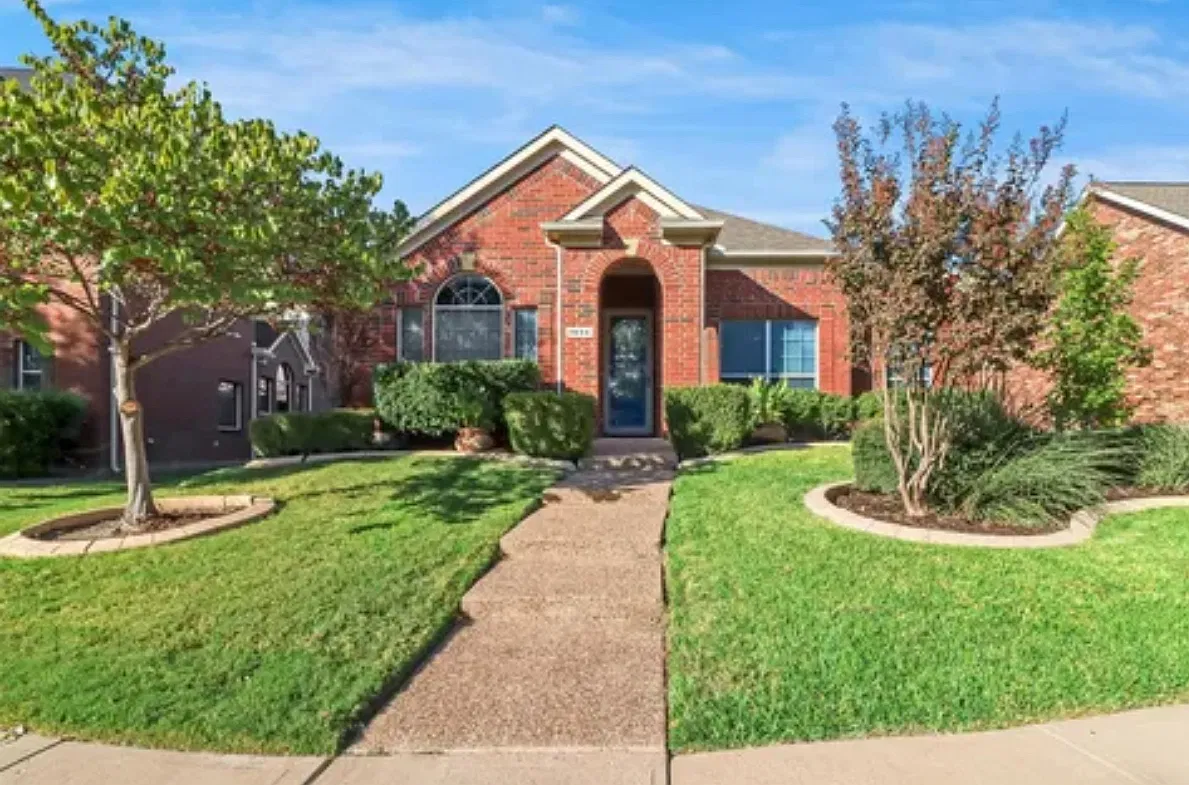 3 bed, 1883 sqft, $2,400 — Photo 1