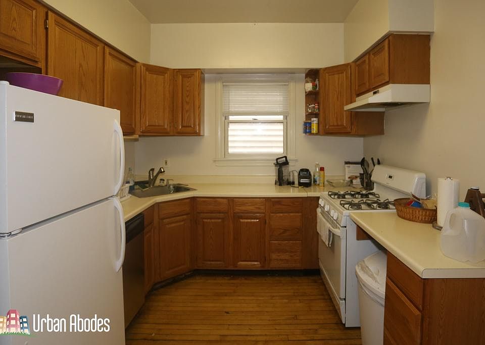 1st image of 2763 N Kenmore Ave #Ua2r