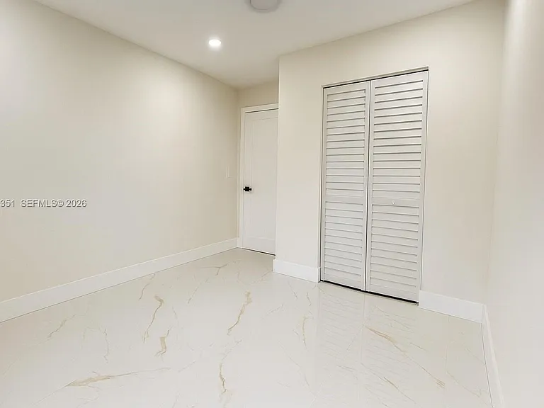 3801 NE 16th Ter — Photo 16