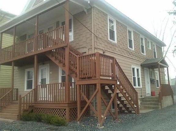 2nd image of 302 S Main St APT 1