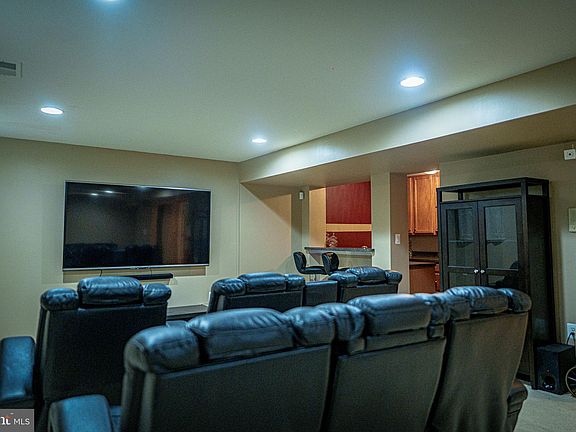 3rd image of 8184 Usher Dr