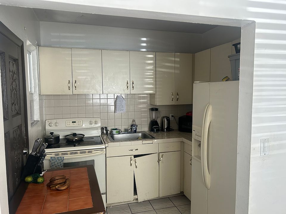 2nd image of 515 NW 57th Ct #1