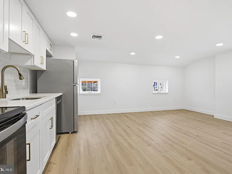 100 W Front St #3A — Photo 2