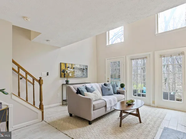 13613 Ambassador Dr, Germantown, MD 20874