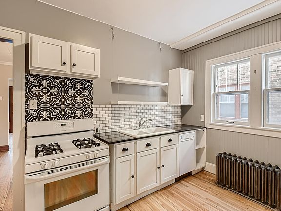 4th image of 793 Ashland Ave #1