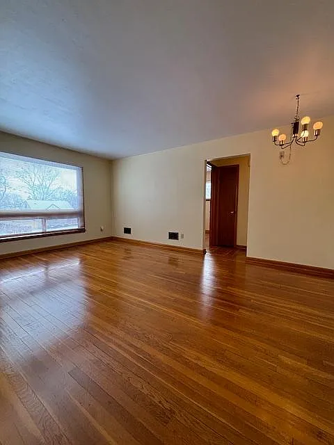 2 bed, 750 sqft, $1,200 — Photo 1