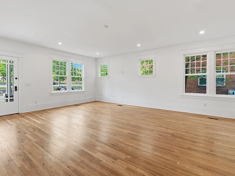 610 Russell St — Photo 13