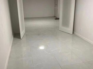 58-27 205th St, Oakland Gardens, NY 11364