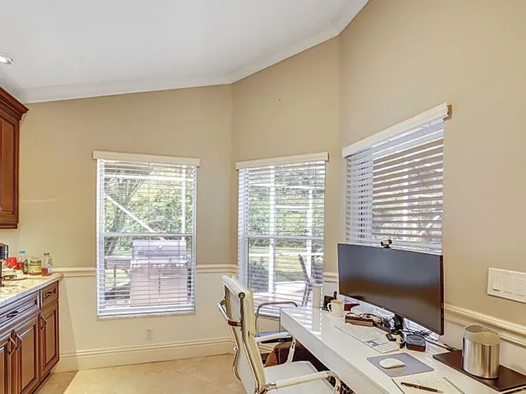 2208 Soundings Ct — Photo 17