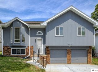 14474 Oak St, Omaha, NE 68144