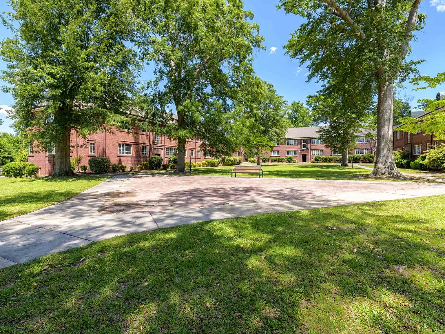 Kinston Oaks Apartments — Photo 4