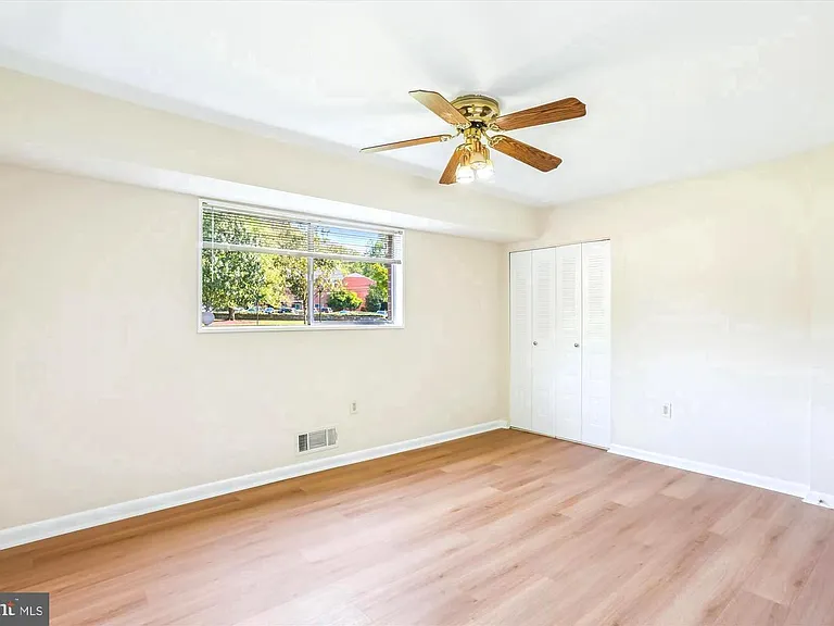 10601 Weymouth St #4 — Photo 16