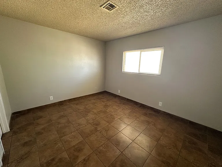 2420 Ellis St #C — Photo 9
