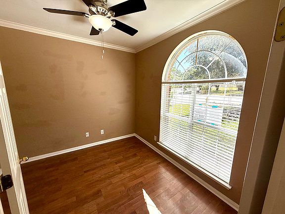 5th image of 807 Windhurst