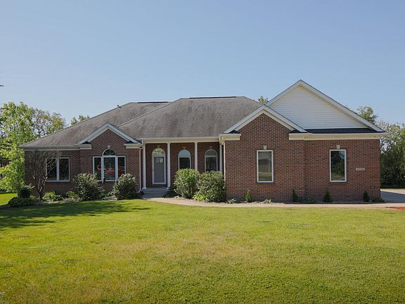 25741 Trestle Creek Ave-102