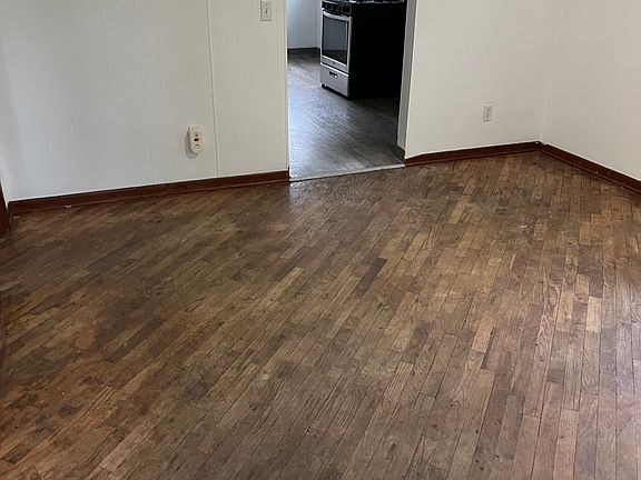 5th image of 806 N Bangor St