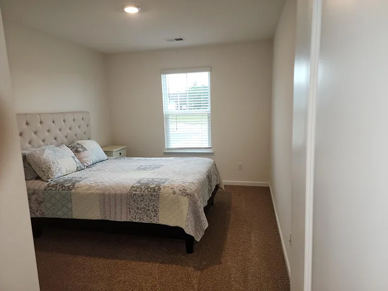 53 Thread Ln — Photo 22