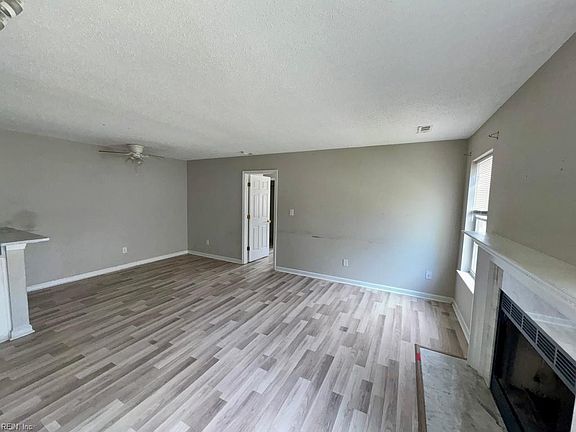 4th image of 42 Cooper Dr
