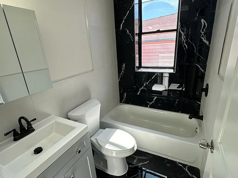 26 Elizabeth Ave #2C — Photo 12