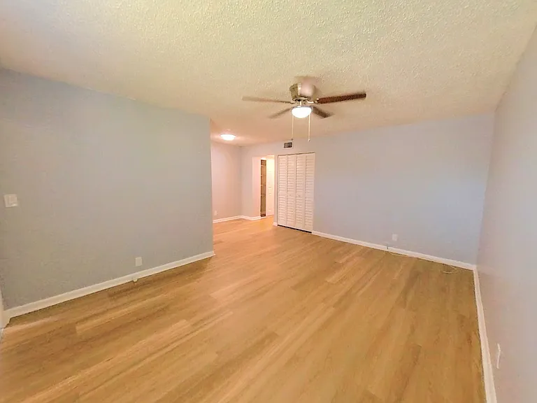 2301 SE 4th St #1-11-1 — Photo 11
